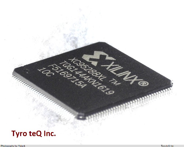 XC95288XL-10TQG144C