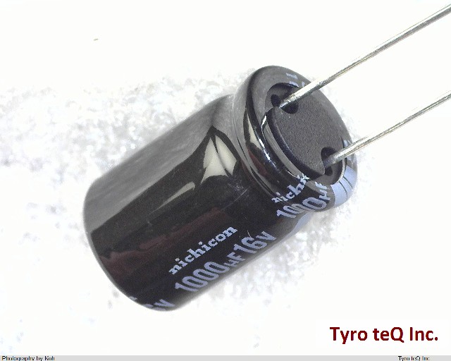 UVR1C102MPD
