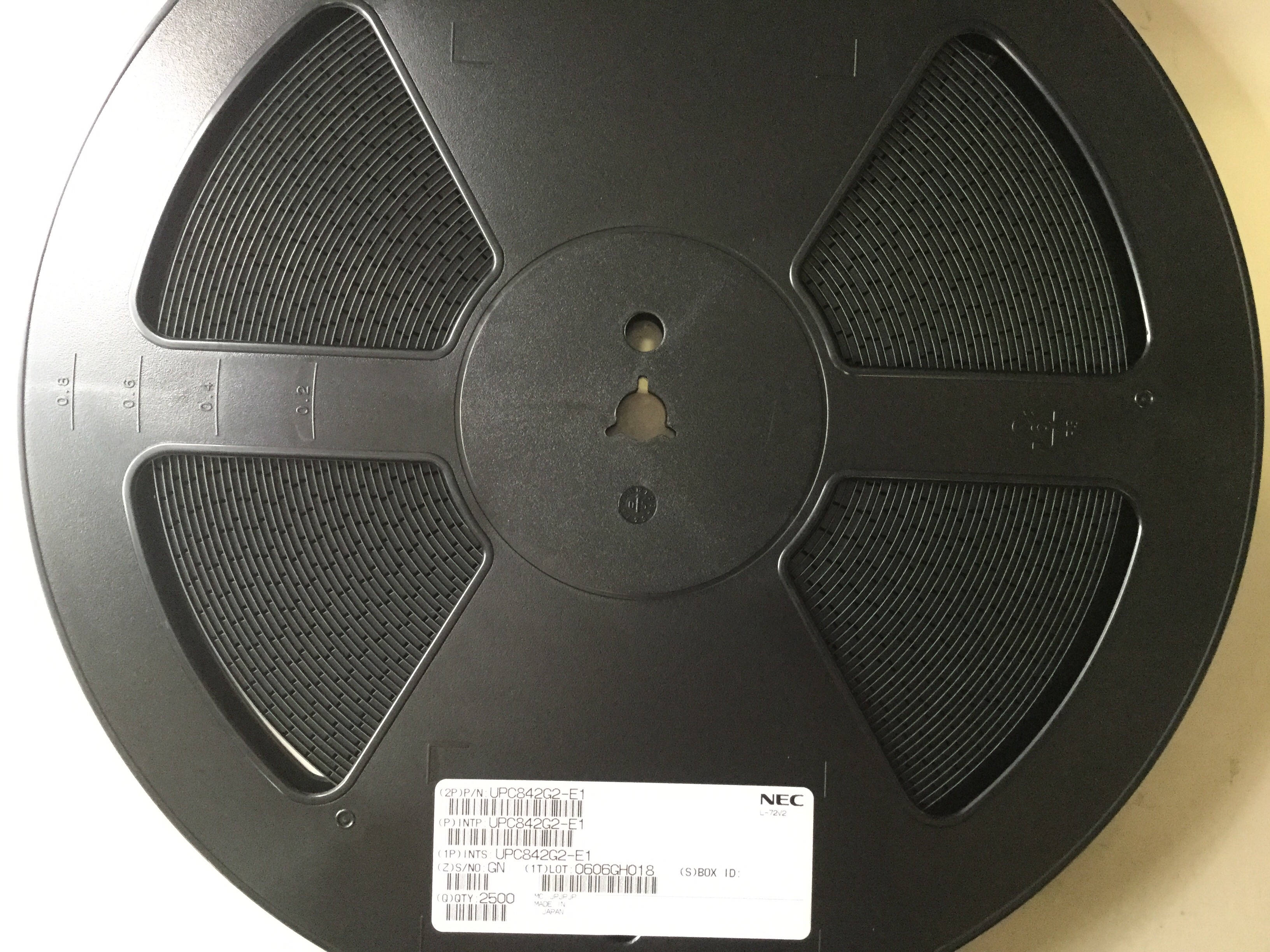 UPC842G2-E1