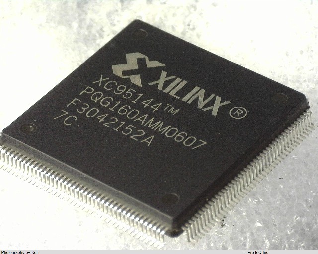 XC95144-7PQG160C