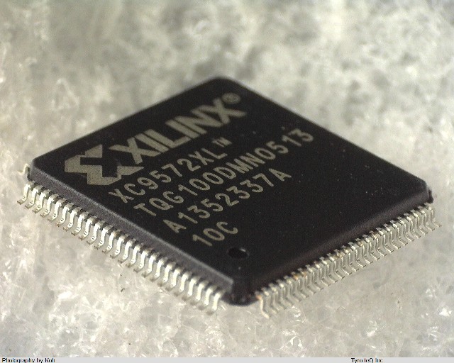 XC9572XL-10TQG100C