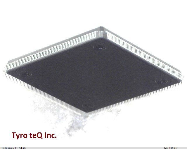 XCS30-4PQ240C