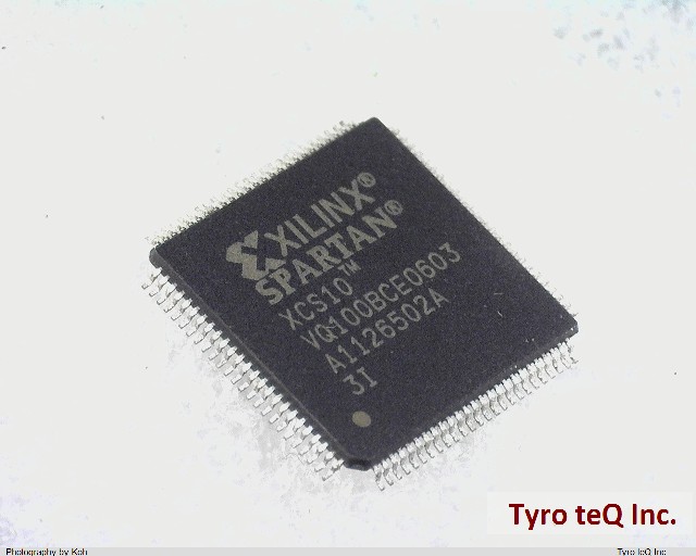 XCS10-3VQ100I