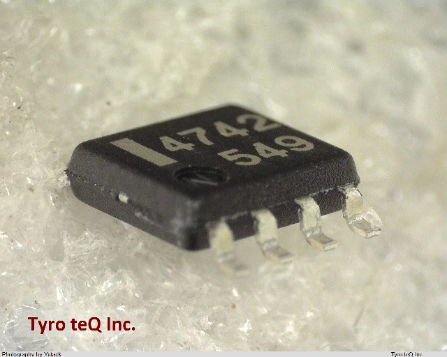 UPC4742G2