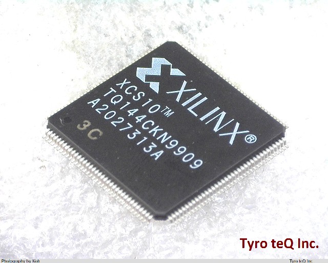 XCS10-3TQ144C