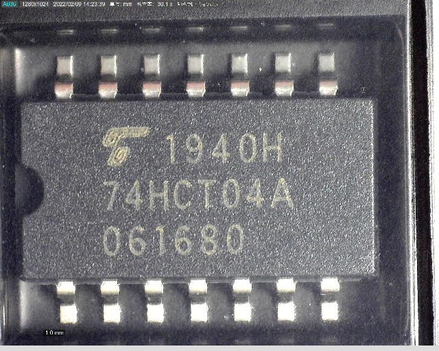 TC74HCT04AF
