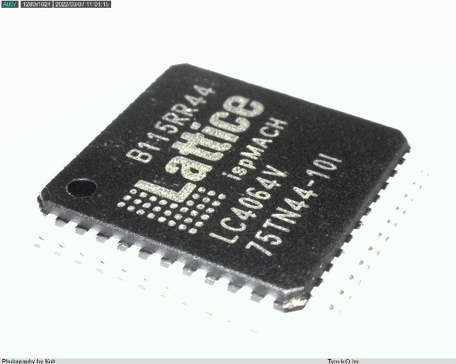 LC4064V-75TN44-10I