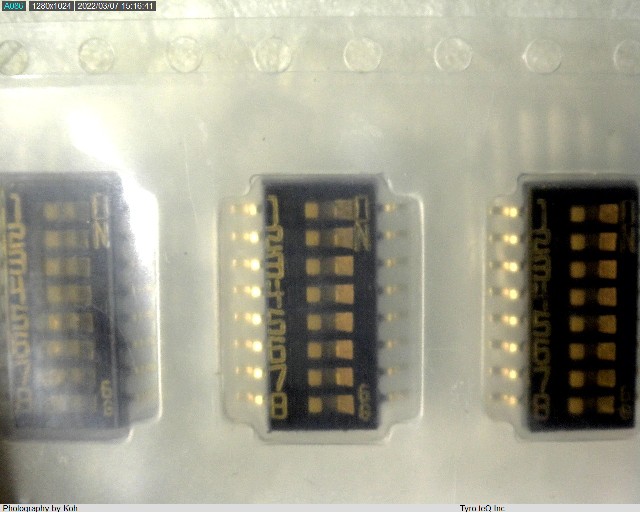 LC4064V-75TN44-10I