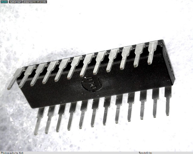 UPD75P56CS 011