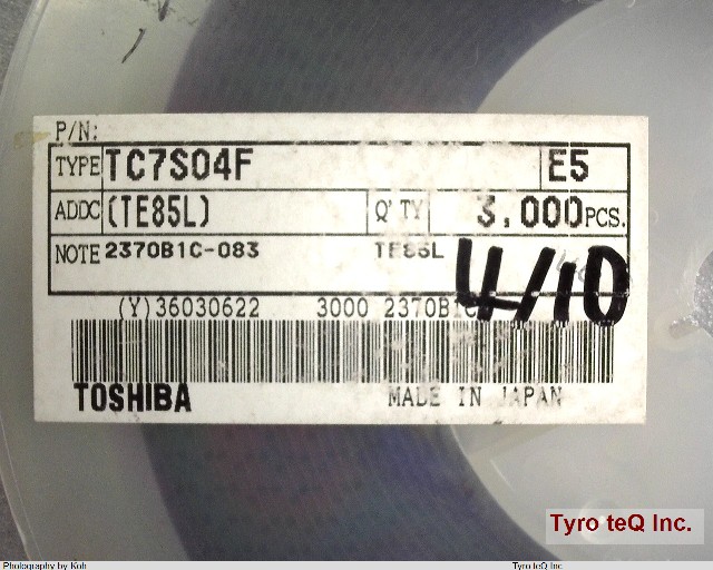 TC7S04F