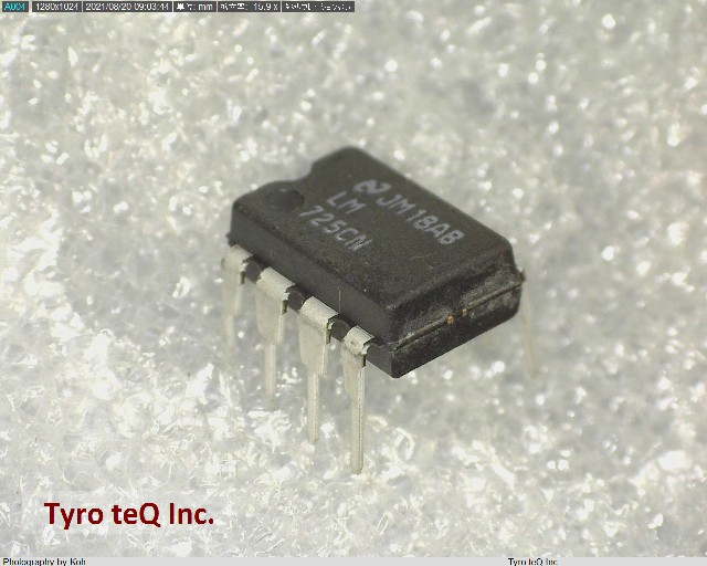 LM725CN