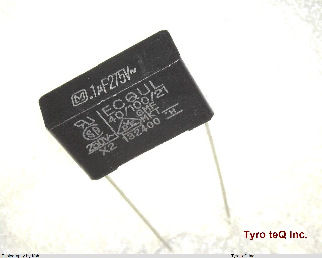 ECQU2A104ML