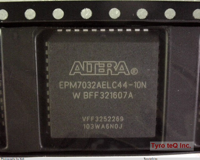 EPM7032AELC44-10