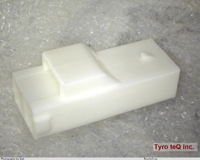 YLR02VF
