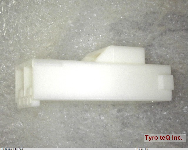YLR02VF