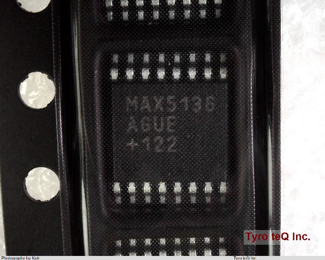 MAX5136AGUE+T