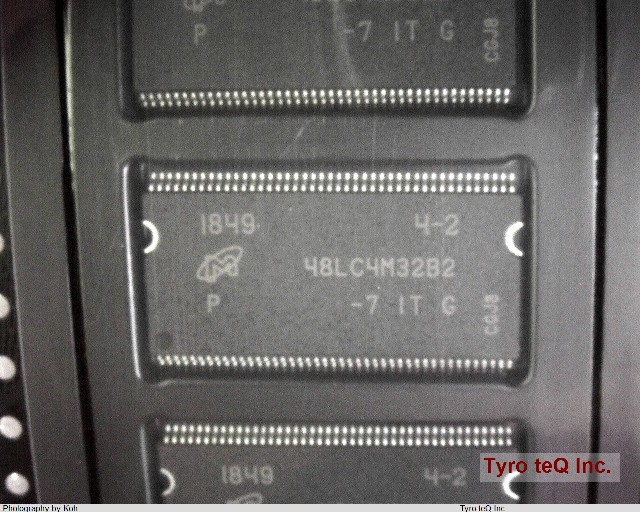 MT48LC4M32B2P-7IT-G