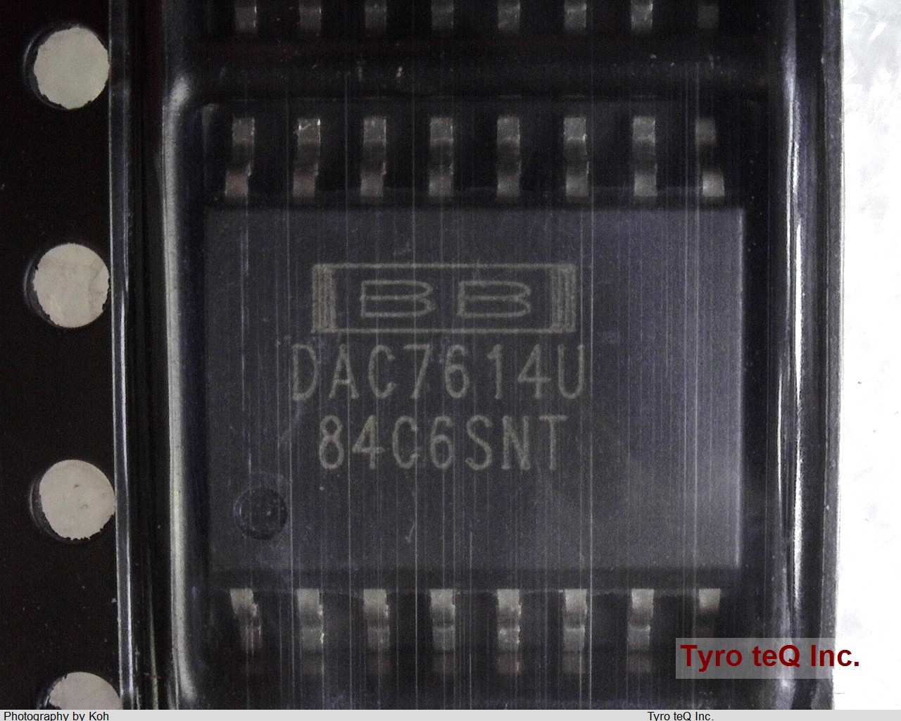 DAC7614U