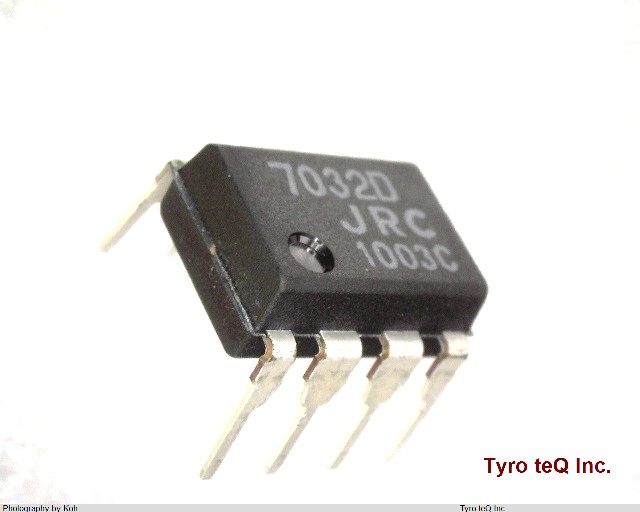 NJU7032D