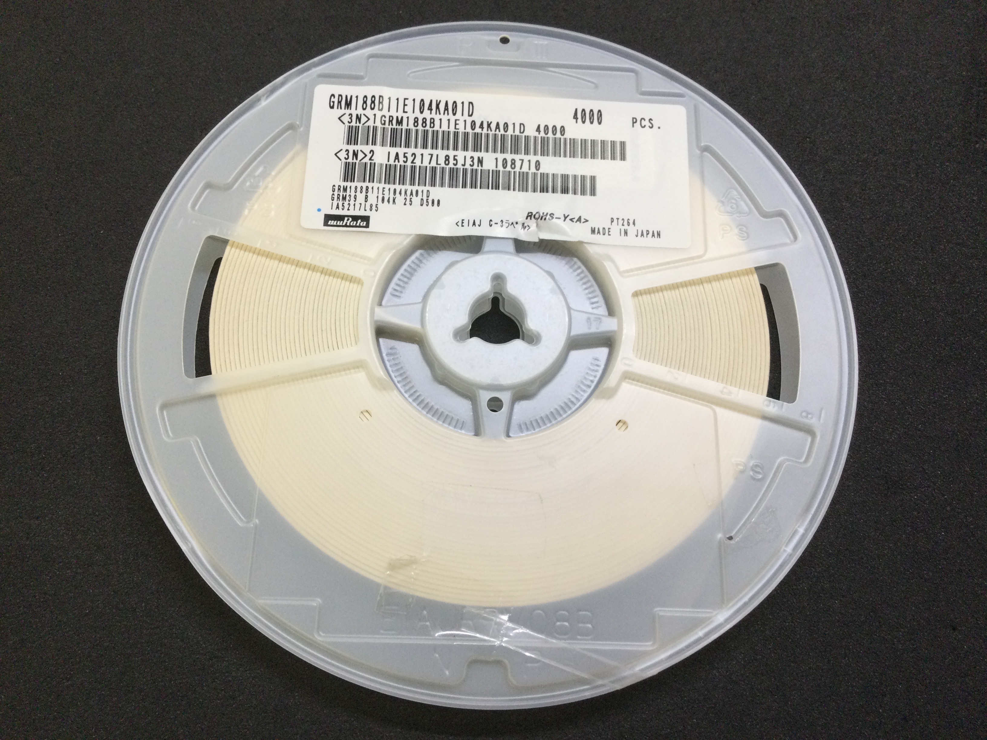 GRM188B11E104KA01D