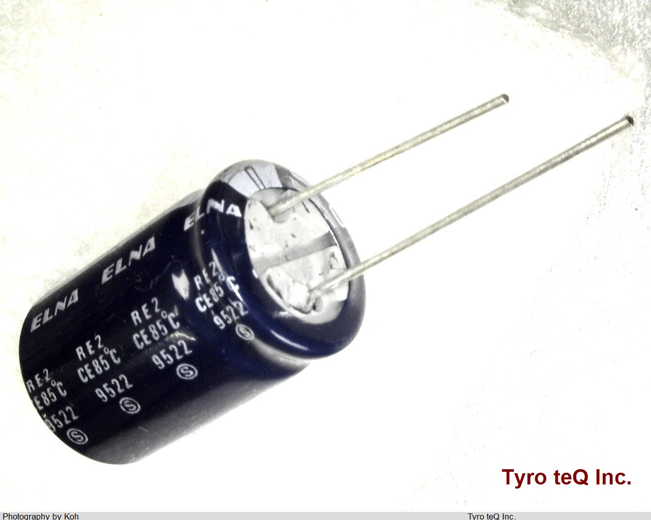 RE2-100V330MF