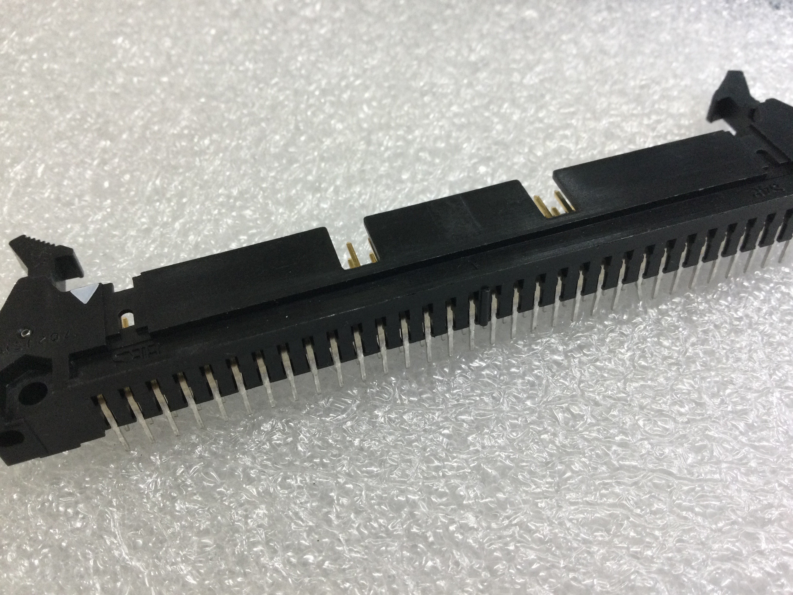 HIF3BA-60PA-2.54DS