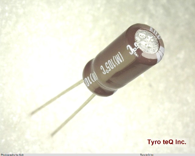 EKMQ500ELL220ME11D