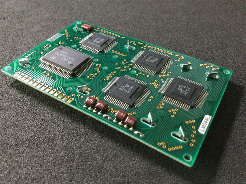 LM044L