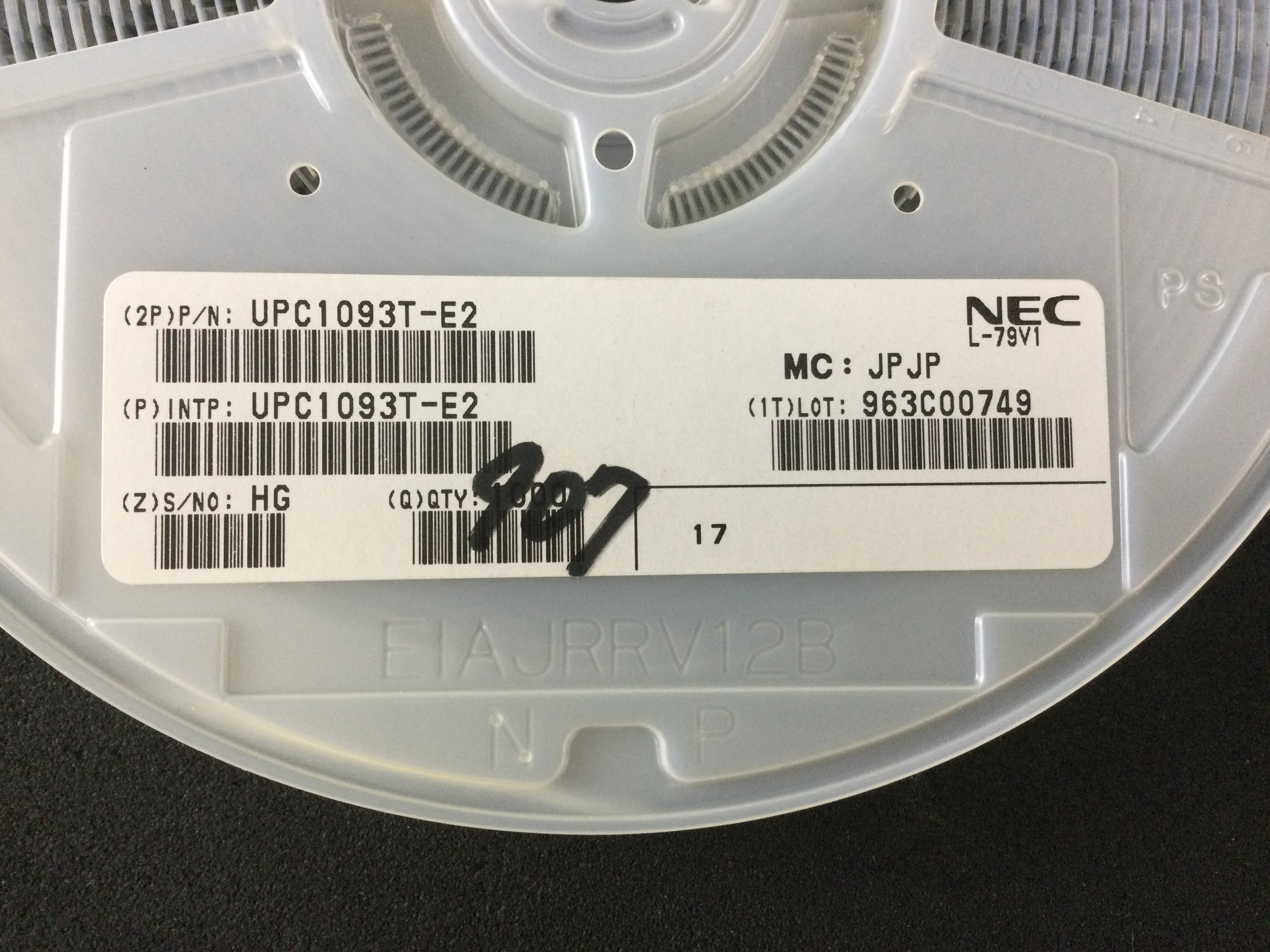 UPC1093T-E2