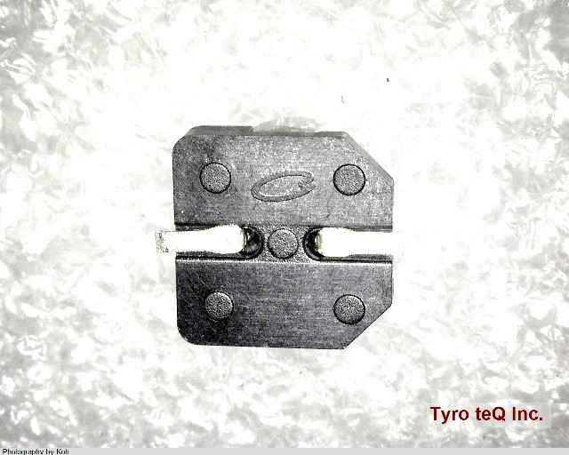 UZR0G221MCL1GB