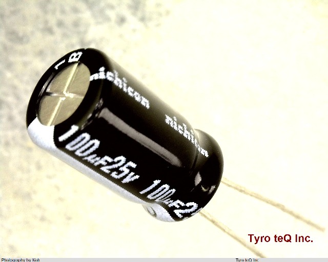 UHV1E101MED
