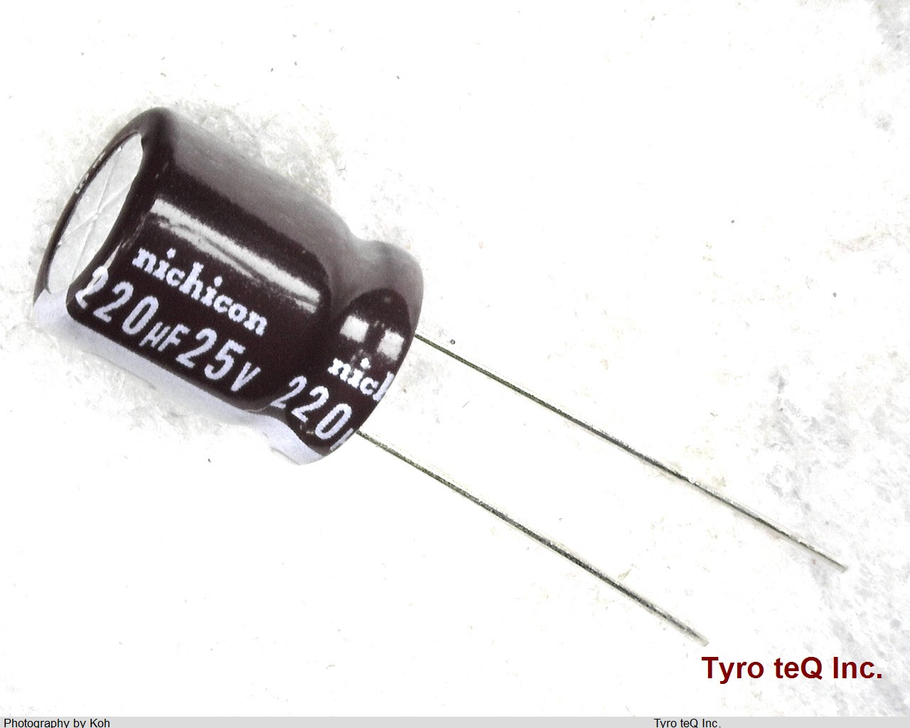 UPM1E221MPD6