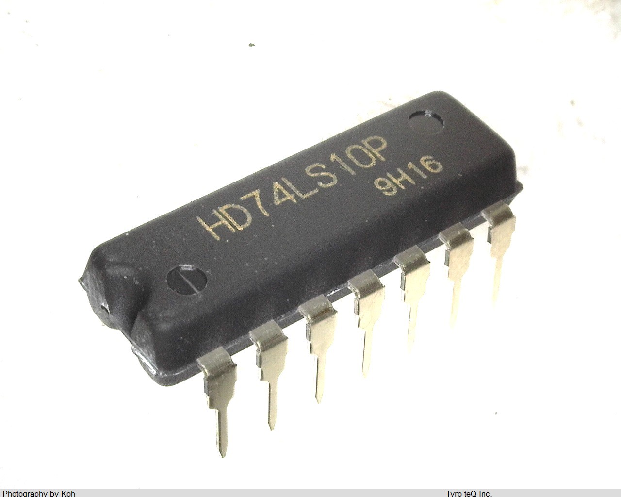 HD74LS10P-E