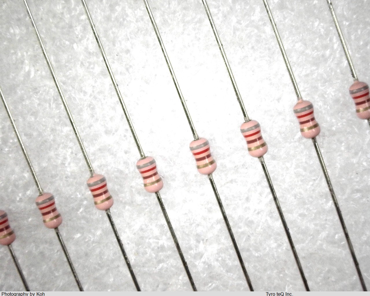 RD20ST 820 OHM J