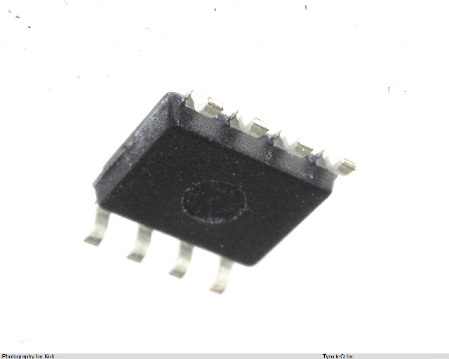 MCP79400-I/SN