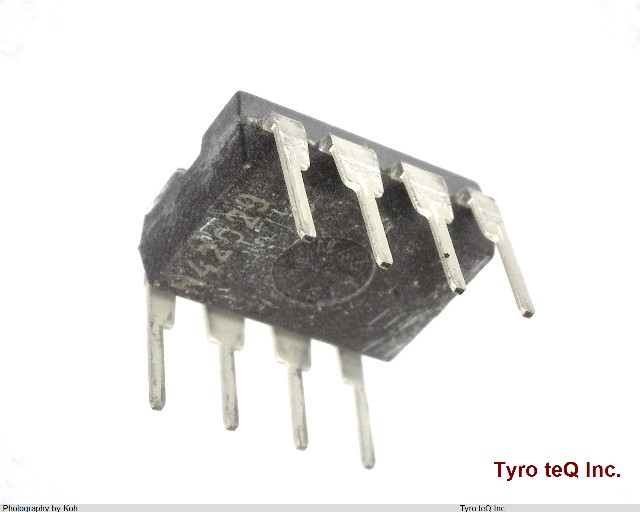 LT1021DCN8-10