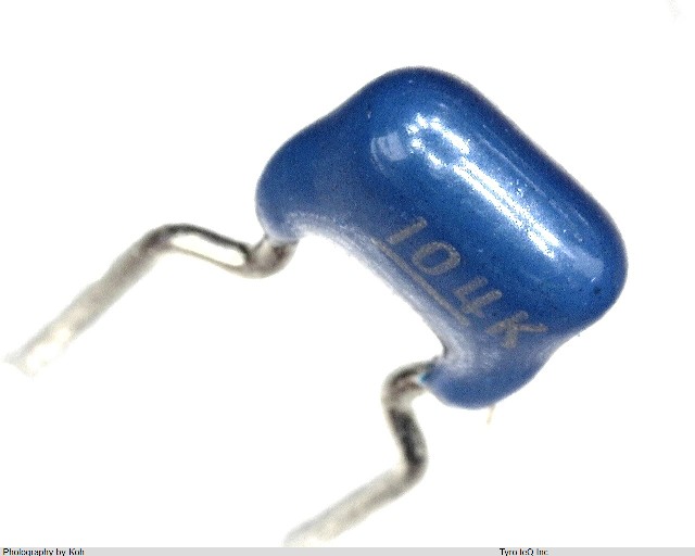 FK20X7R1H104K