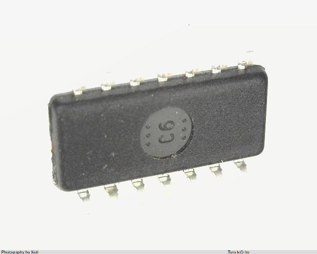 UPC324G