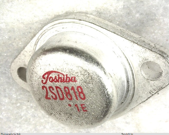 2SD818