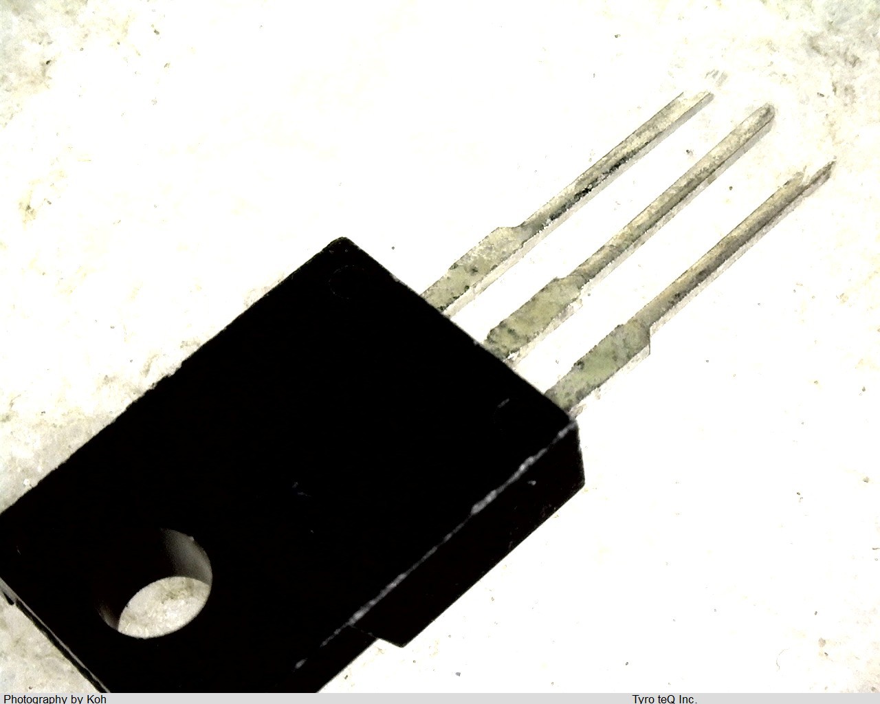 2SK2718