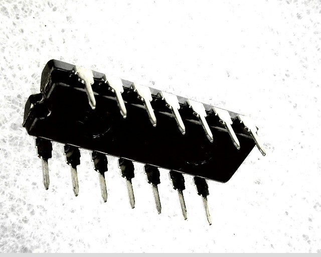 HD74LS11P