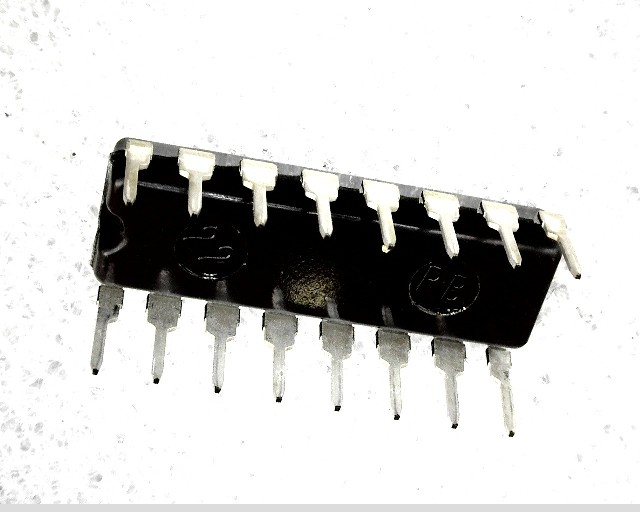 HD74LS670P