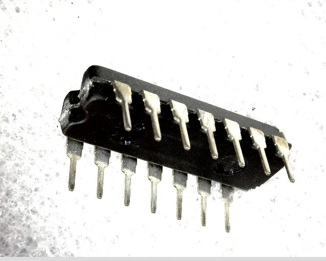 HD74LS14P