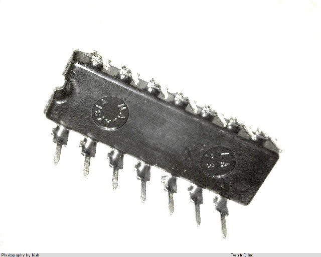 HD74LS00P