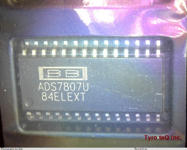 ADS7807U/1K