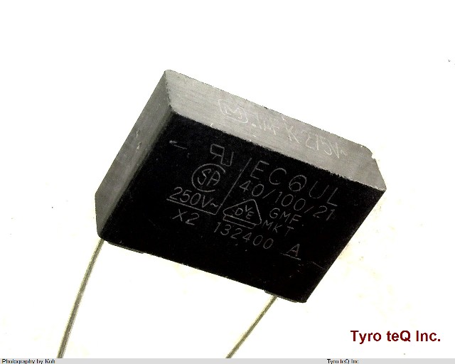 ECQU2A104KL