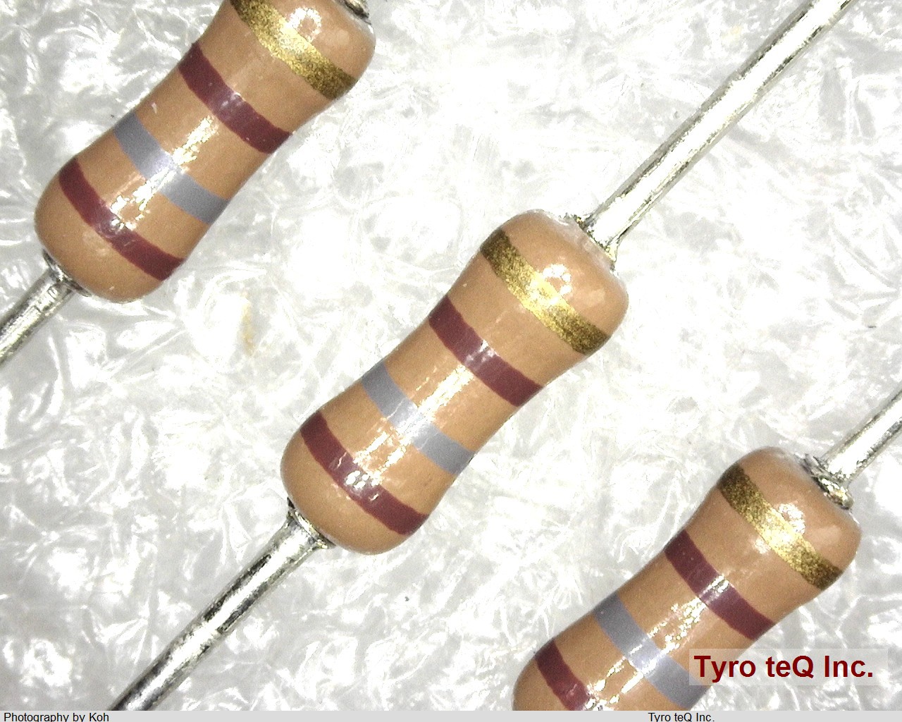 CF1/4CT52A181J