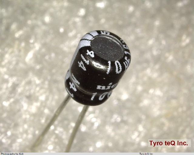 UMA1C100MDD