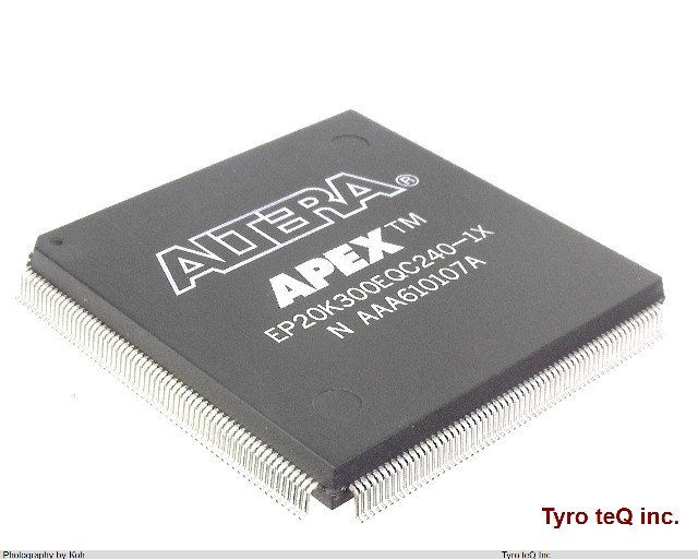 EP20K300EQC240-1X