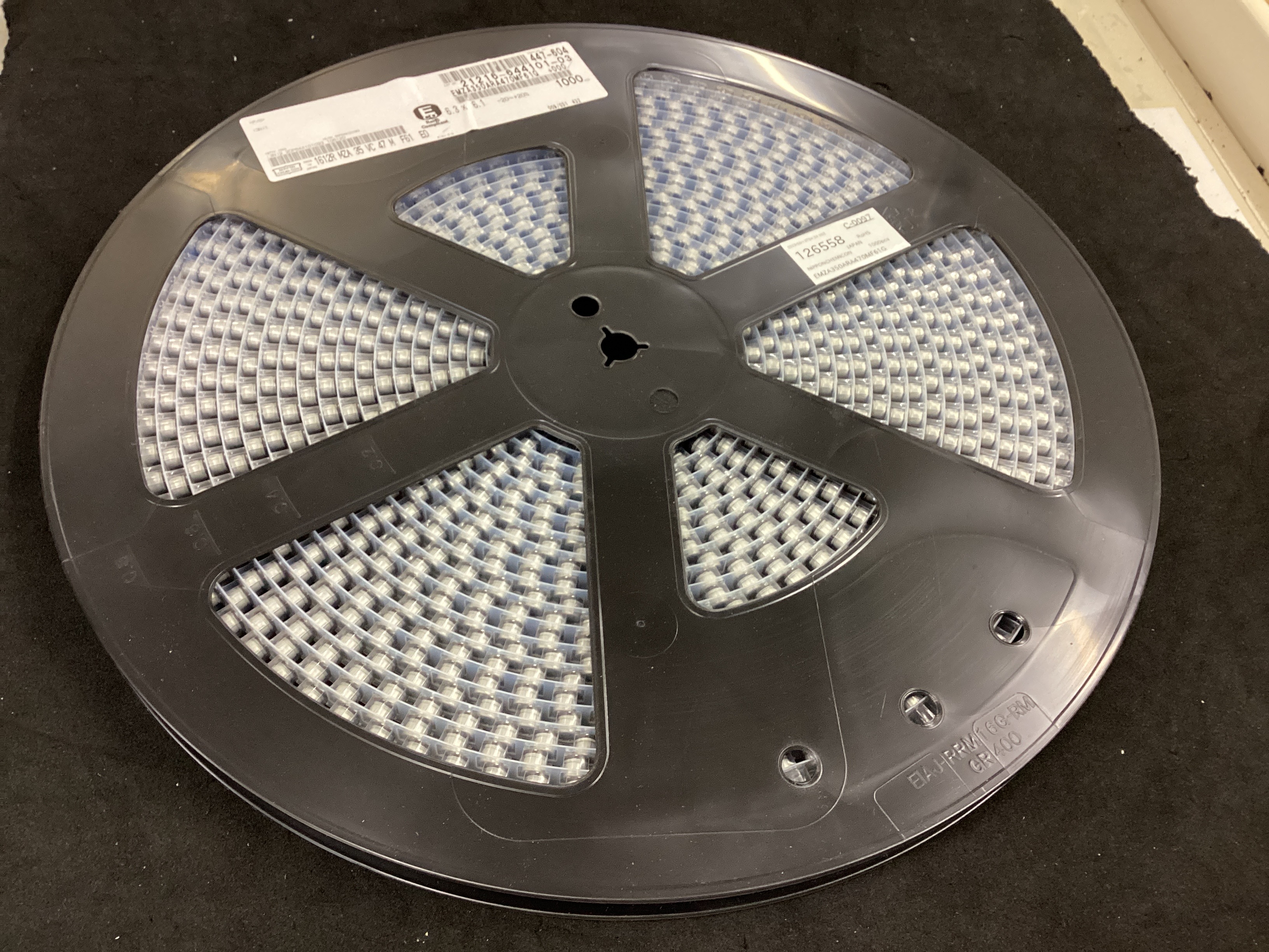 EMZA350ARA470MF61G